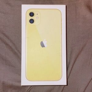 Iphone 11 (good condition/ few scratches on the screen)
